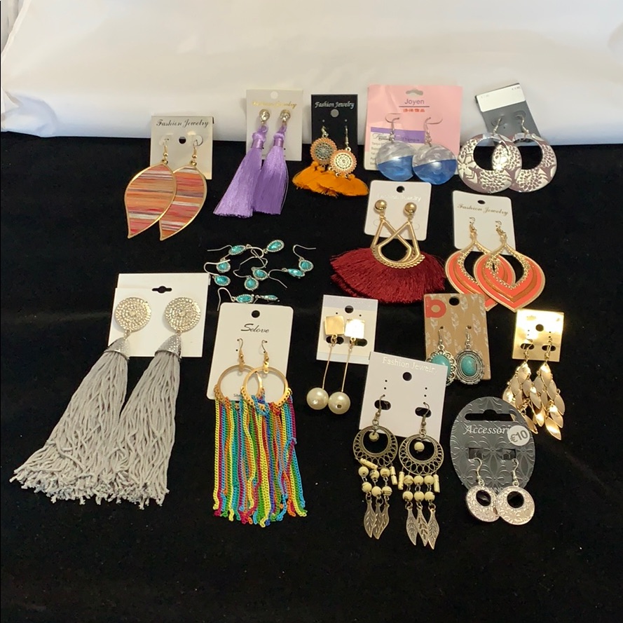 Earrings 25$